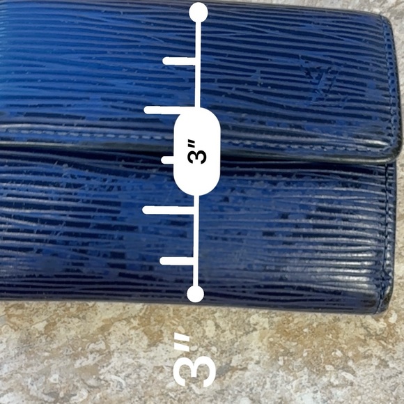 48 hour Sale Louis Vuitton Epi Wallet - Picture 10 of 10